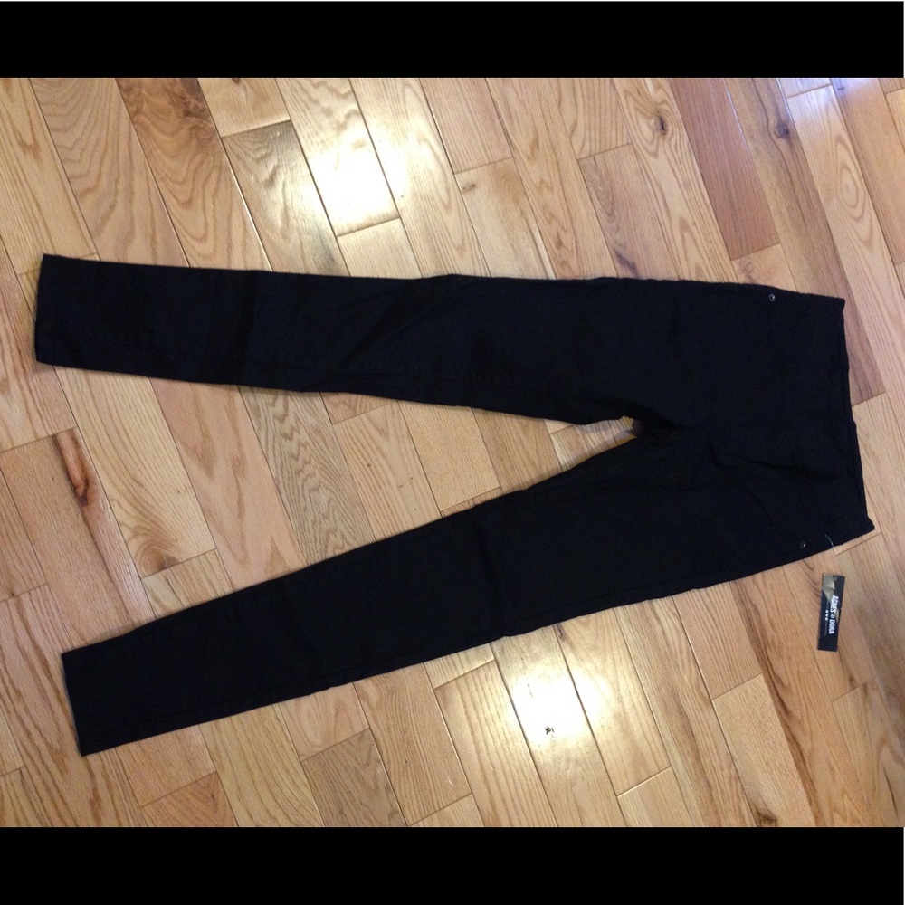 Agnes & Dora black denim jeggings, NWT, Small
